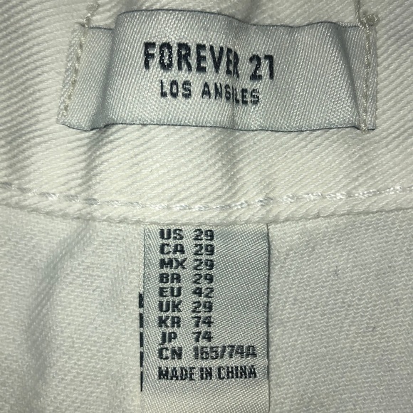 White high waisted shorts w/ lace on the sides - Picture 3 of 3